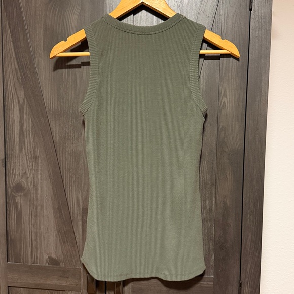 Woolx Raegan Ribbed Tank Top - Picture 4 of 5